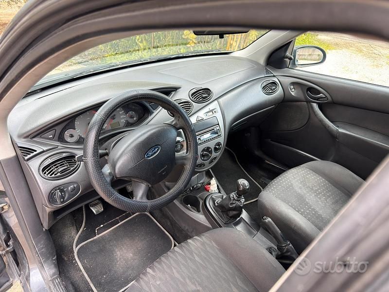 Usata Ford Focus 2004 Grigio Berlina