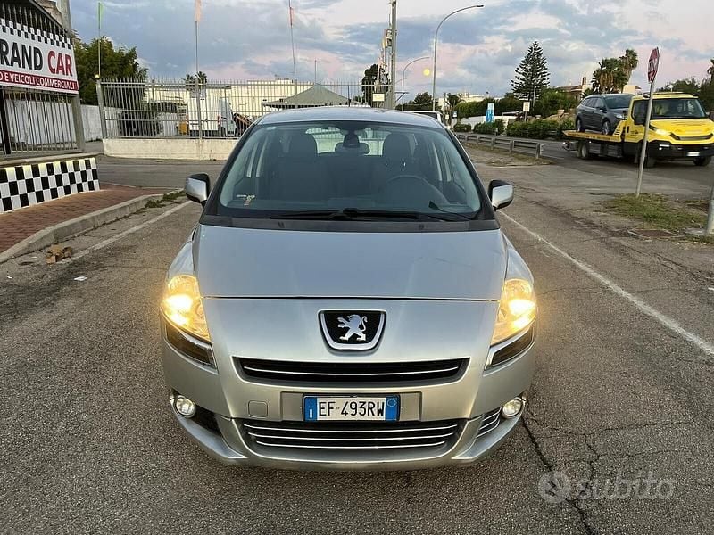 Usata Peugeot 5008 150 CV (110 kW) 2010 Grigio Monovolume
