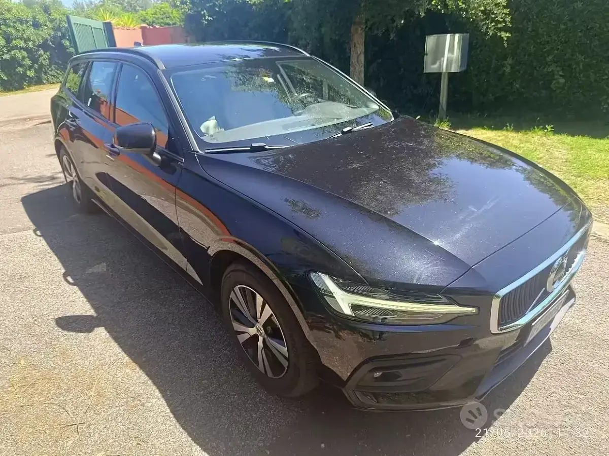 Usata Volvo V60 150 CV (110 kW) 2019 Nero Station wagon