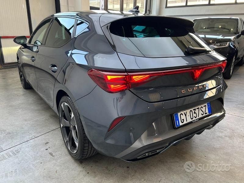 Usata Cupra Leon 150 CV (110 kW) 2025 Grigio Berlina