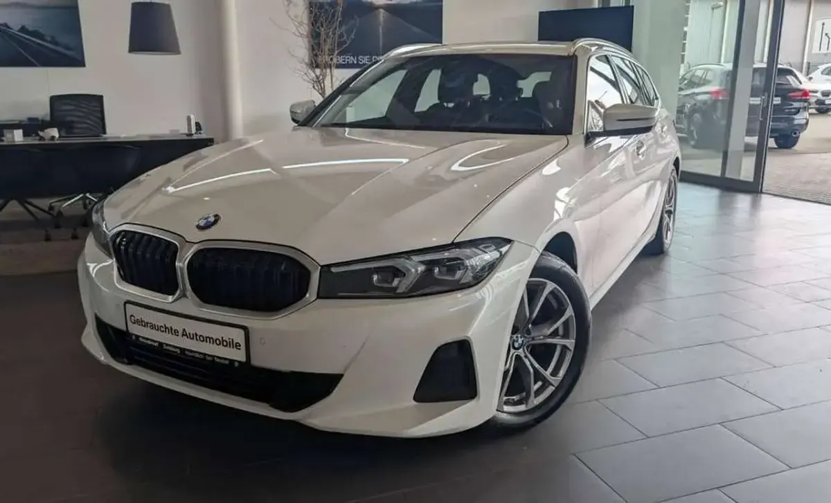 Usata BMW 318 150 CV (110 kW) 2023 Bianco Station wagon