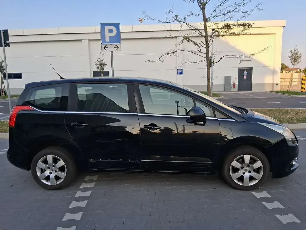 Usata Peugeot 5008 Access 114 CV (83 kW) 2015 Monovolume