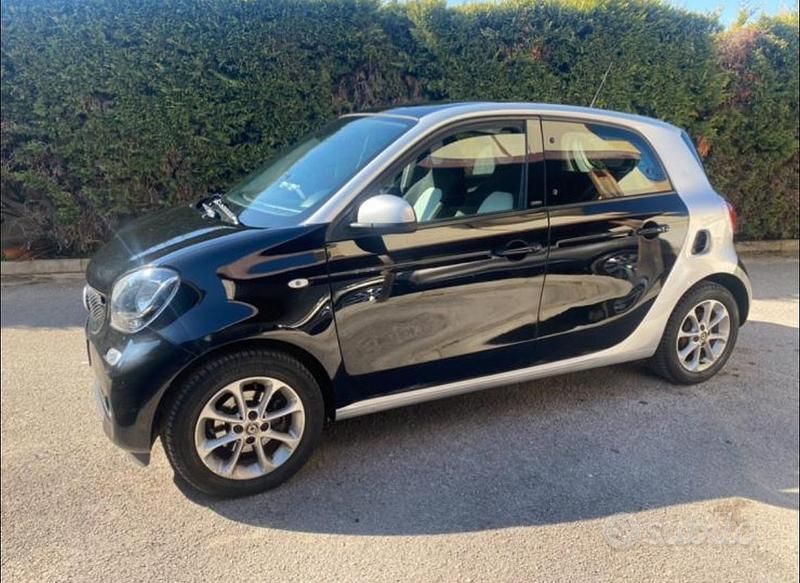 Usata Smart ForFour 71 CV (52 kW) 2015 Utilitaria
