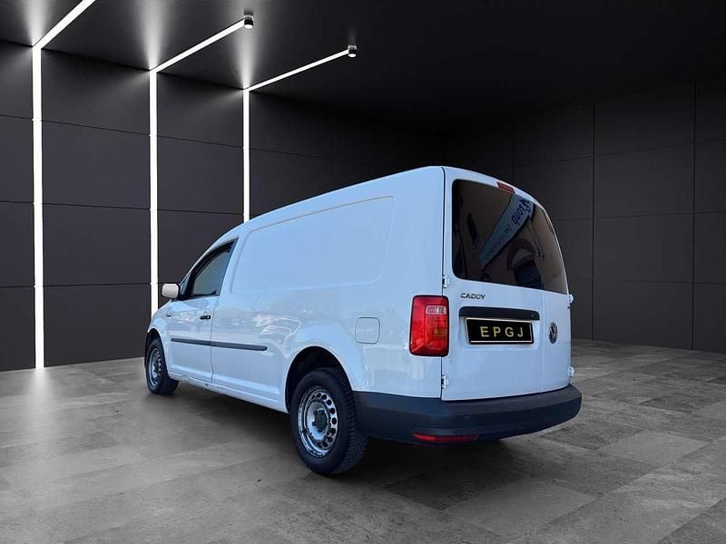 Usado VW Caddy Maxi 110 CV (80 kW) 2020 Blanco Monovolumen