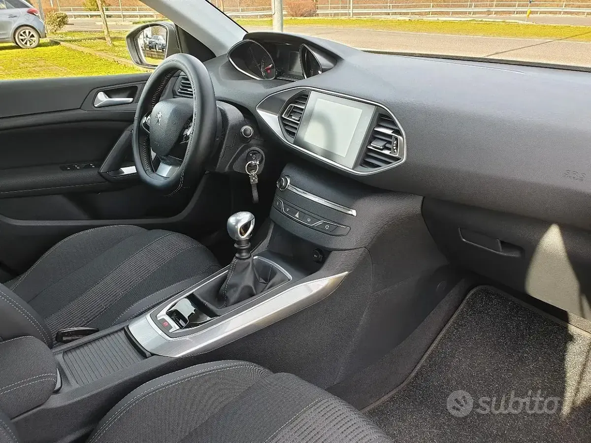 Usata Peugeot 308 SW Allure 131 CV (96 kW) 2019 Bluazzurro Station wagon