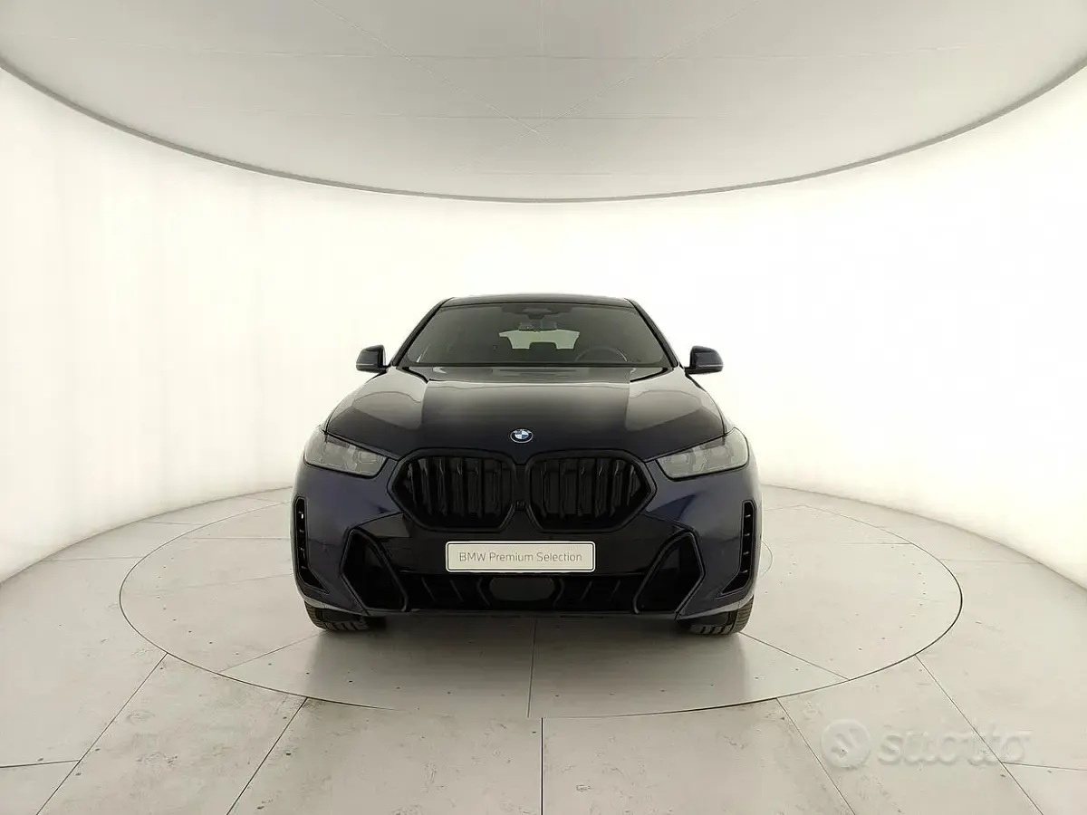 Usata BMW X6 M Sport 286 CV (210 kW) 2023 Bluazzurro SUV