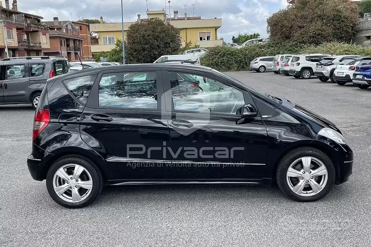 Usata Mercedes A180 Premium 109 CV (80 kW) 2012 Nero Utilitaria