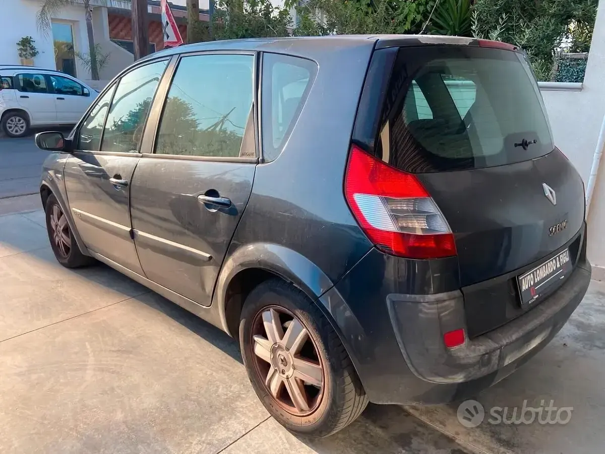 Usata Renault Scénic II Exception 130 CV (95 kW) 2006 Bluazzurro Monovolume