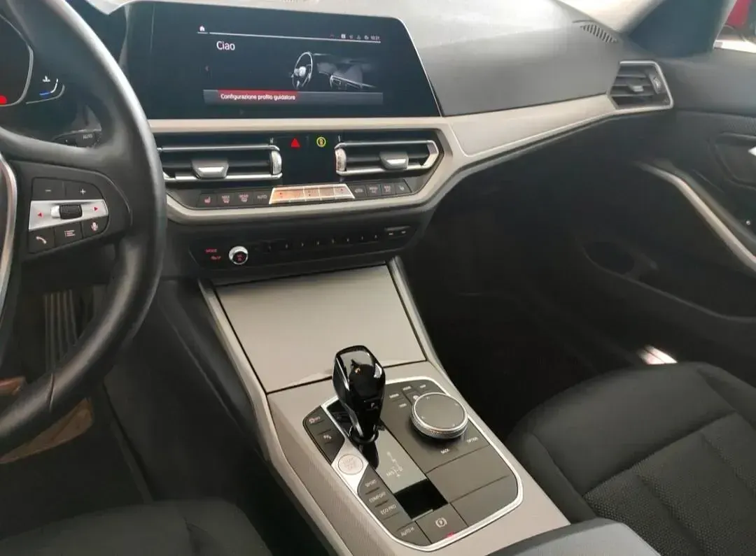 Usata BMW 318 Advantage 149 CV (109 kW) 2020 Rosso Station wagon