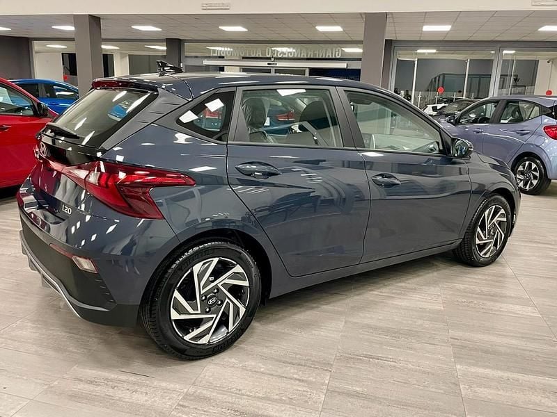 Nuova Hyundai i20 78 CV (57 kW) 2025 Grigio Berlina