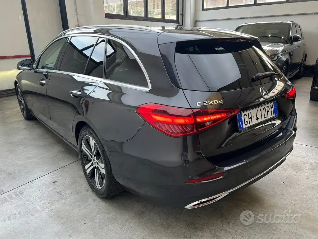 Usata Mercedes C220 200 CV (147 kW) 2021 Nero Station wagon