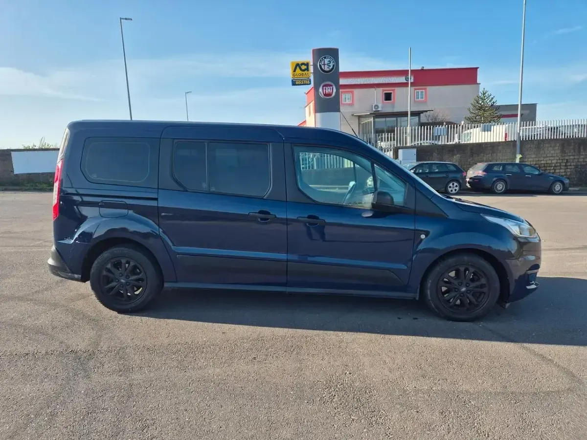Usata Ford Tourneo Connect Titanium 119 CV (87 kW) 2019 Blu Monovolume
