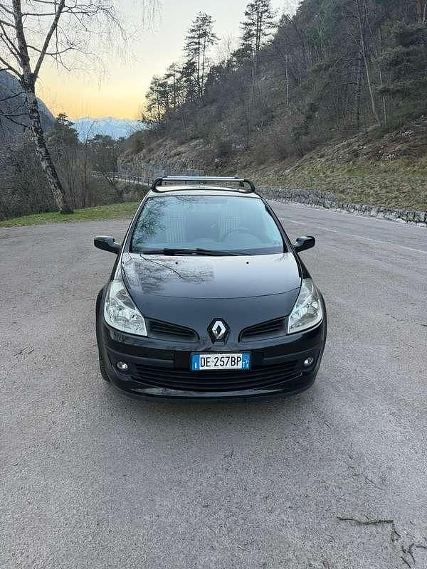 Usata Renault Clio II Dynamique 86 CV (63 kW) 2007 Berlina