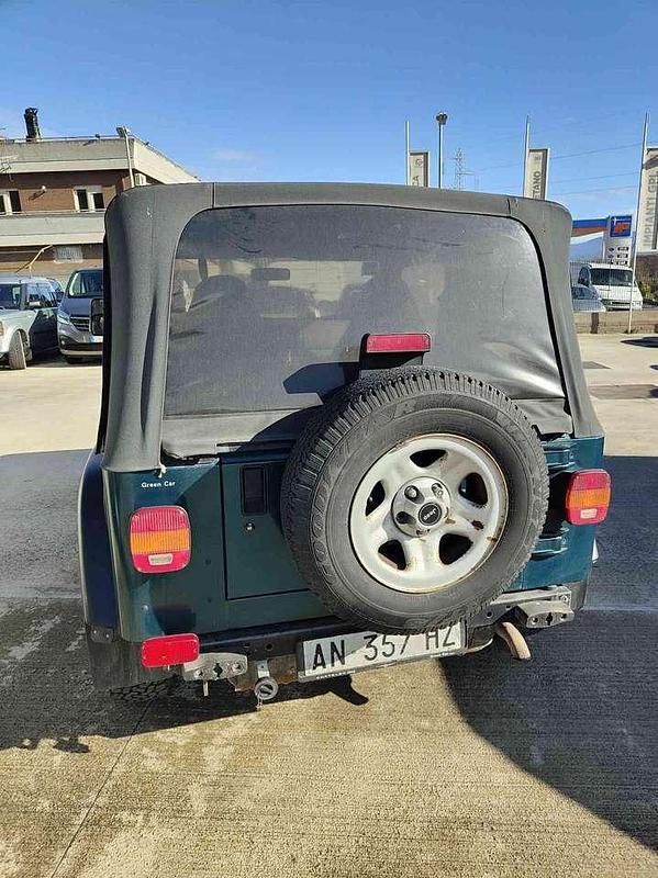 Usata Jeep Wrangler 118 CV (86 kW) 1997 Verde SUV