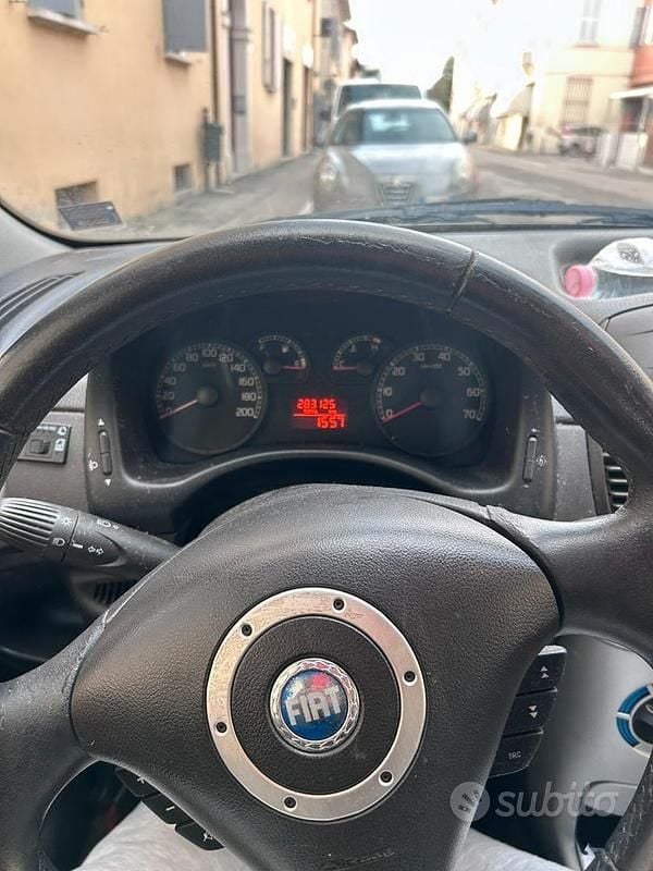 Usata Fiat Punto 2005 Utilitaria
