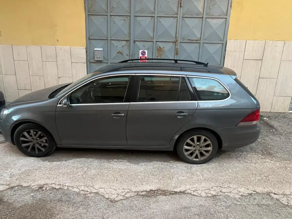 Begagnad VW Golf VI 105 HK (77 kW) 2009 Grå Halvkombi