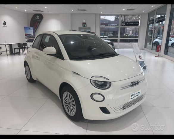 Usata Fiat 500e 86 kW (118 CV) 2024 Bianco Utilitaria