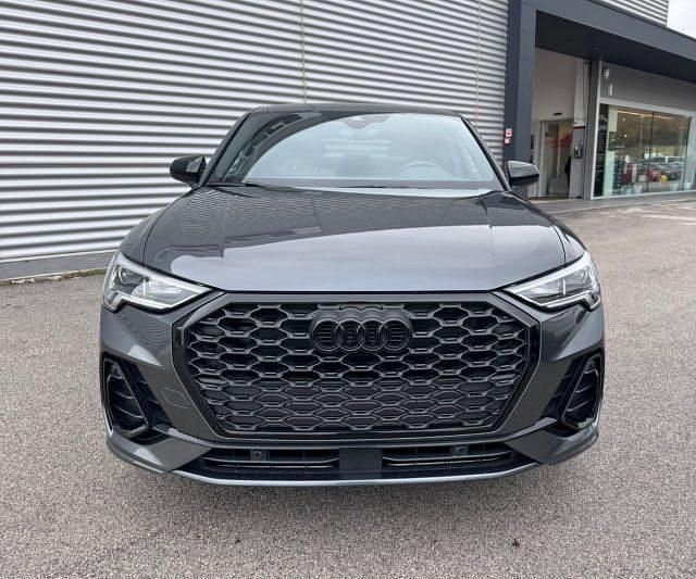 Usata Audi Q3 Sportback S-Line 150 CV (110 kW) 2025 Grigio SUV
