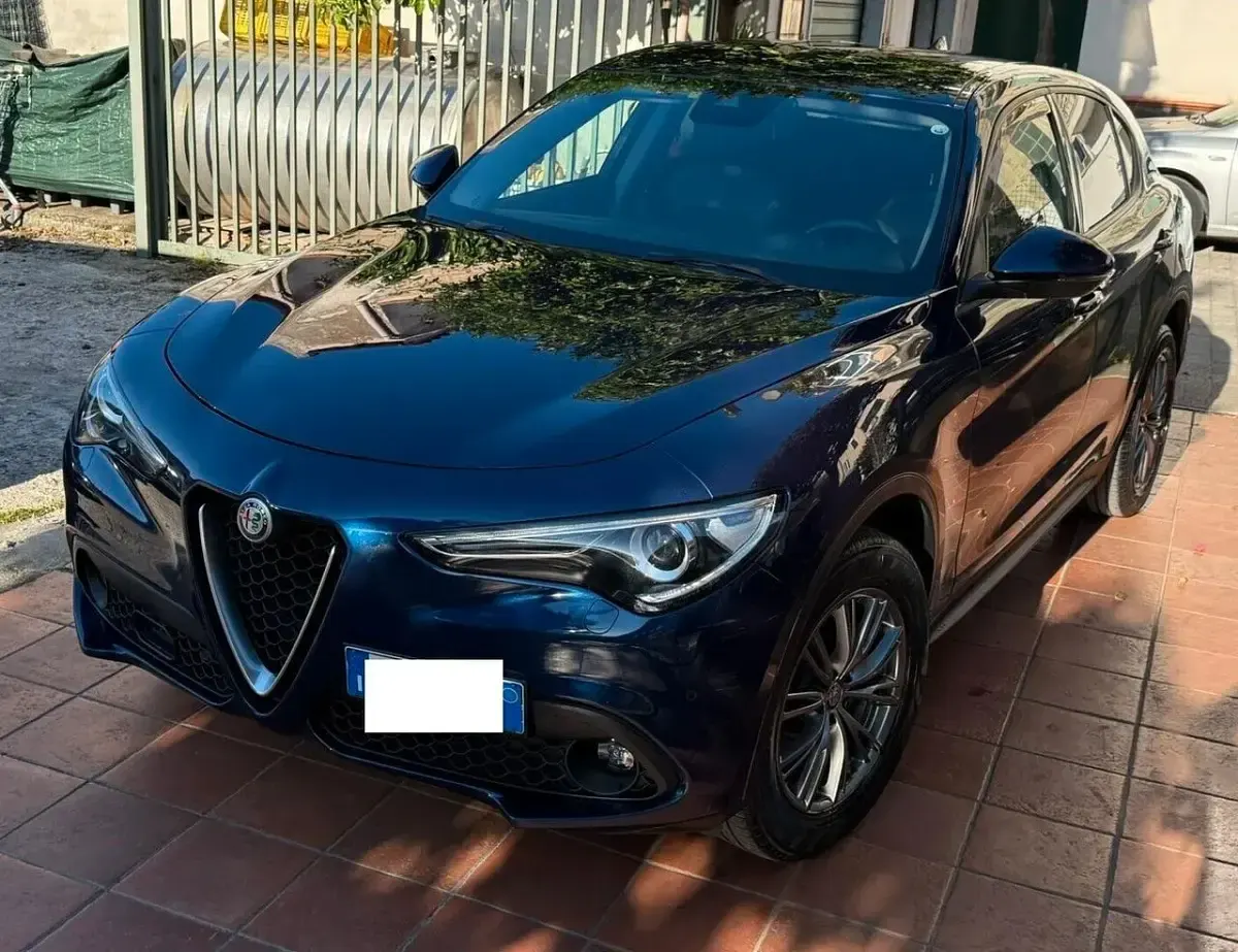 Usata Alfa Romeo Stelvio Business 179 CV (131 kW) 2018 Blu SUV