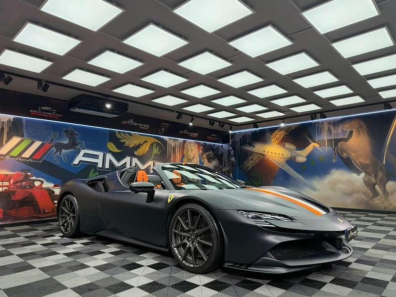 Usata Ferrari SF90 999 CV (734 kW) 2025 Nero Cabrio