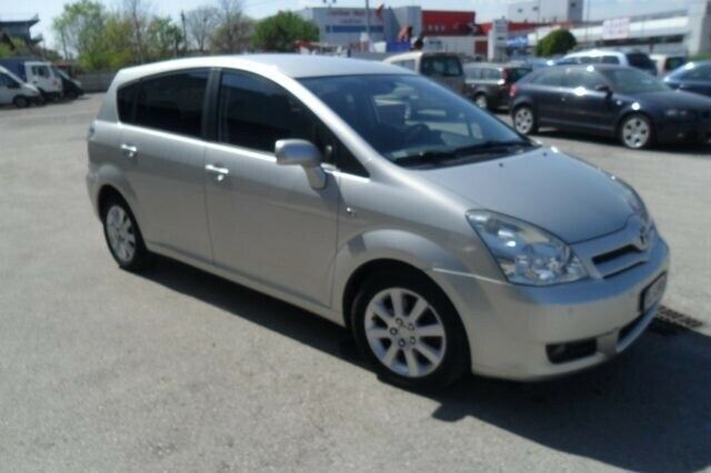 Usato 2007 Toyota Corolla Verso 2.2 Diesel 136 CV (4.000