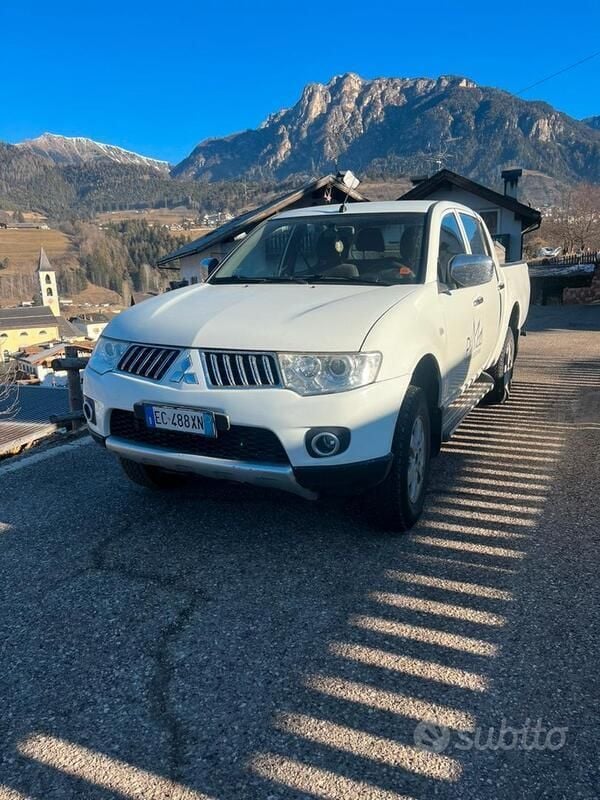 Bianco Usata 2010 Mitsubishi L200 Pick-up | 13.000 € (Buon prezzo) - Immagine 1/4
