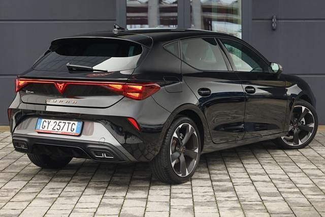 Usata Cupra Leon 150 CV (110 kW) 2025 Nero Berlina