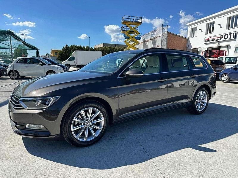 Marrone Usata 2018 VW Passat Executive Station wagon | 15.900 € (Buon prezzo) - Immagine 1/4