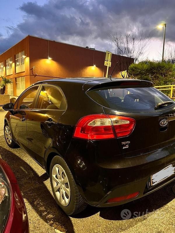 Usata Kia Rio 2012 Nero Berlina