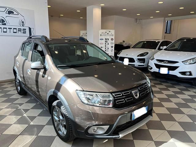 Usata Dacia Sandero Stepway 90 CV (66 kW) 2018 Marrone