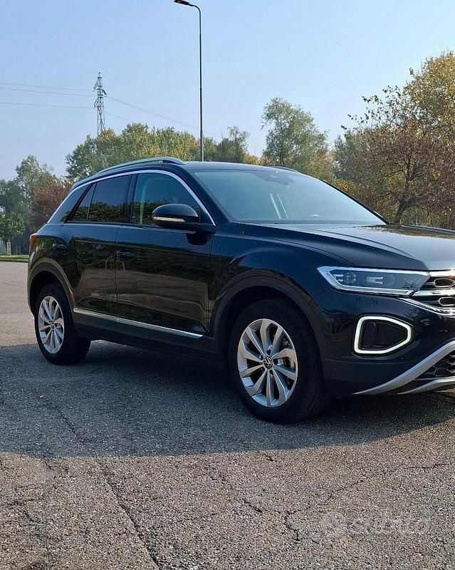 Usata VW T-Roc 110 CV (80 kW) 2022 Nero SUV