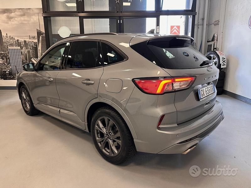 Usata Ford Kuga ST-Line 120 CV (88 kW) 2022 Grigio SUV