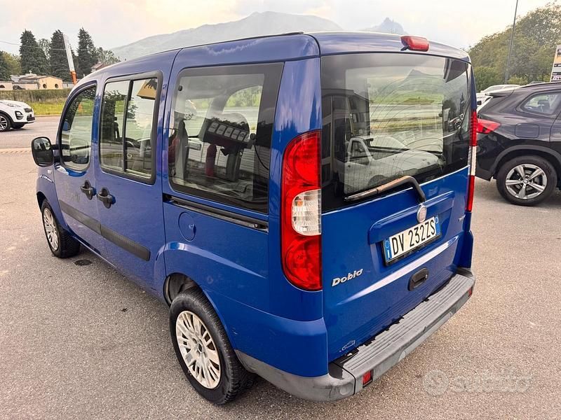 Usata Fiat Doblò Family 120 CV (88 kW) 2009 Blu Monovolume