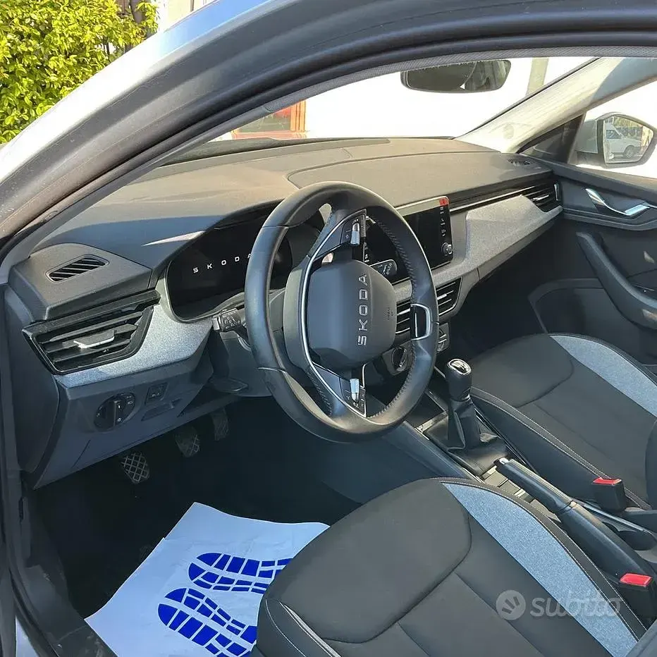 Usata Skoda Kamiq Selection 95 CV (69 kW) 2025 Grigio SUV