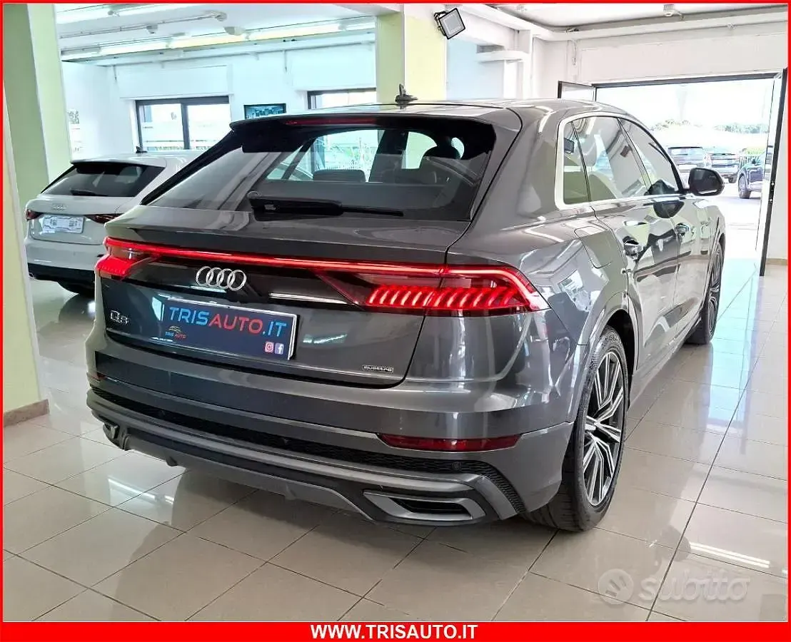 Usata Audi Q8 S-Line 290 CV (213 kW) 2021 Grigio SUV