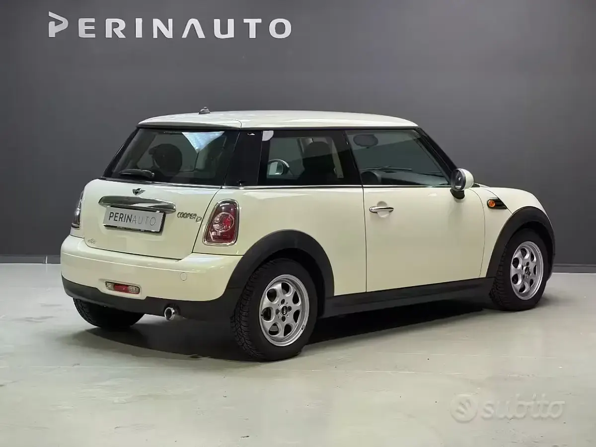 Usata Mini Cooper D 111 CV (81 kW) 2013 Bianco Utilitaria