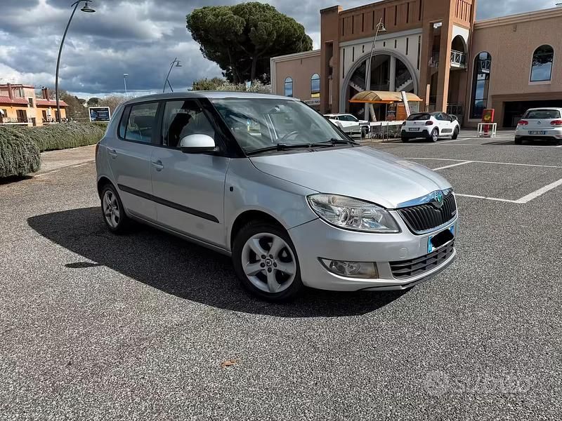 Usata Skoda Fabia 75 CV (55 kW) 2011 Grigio Berlina