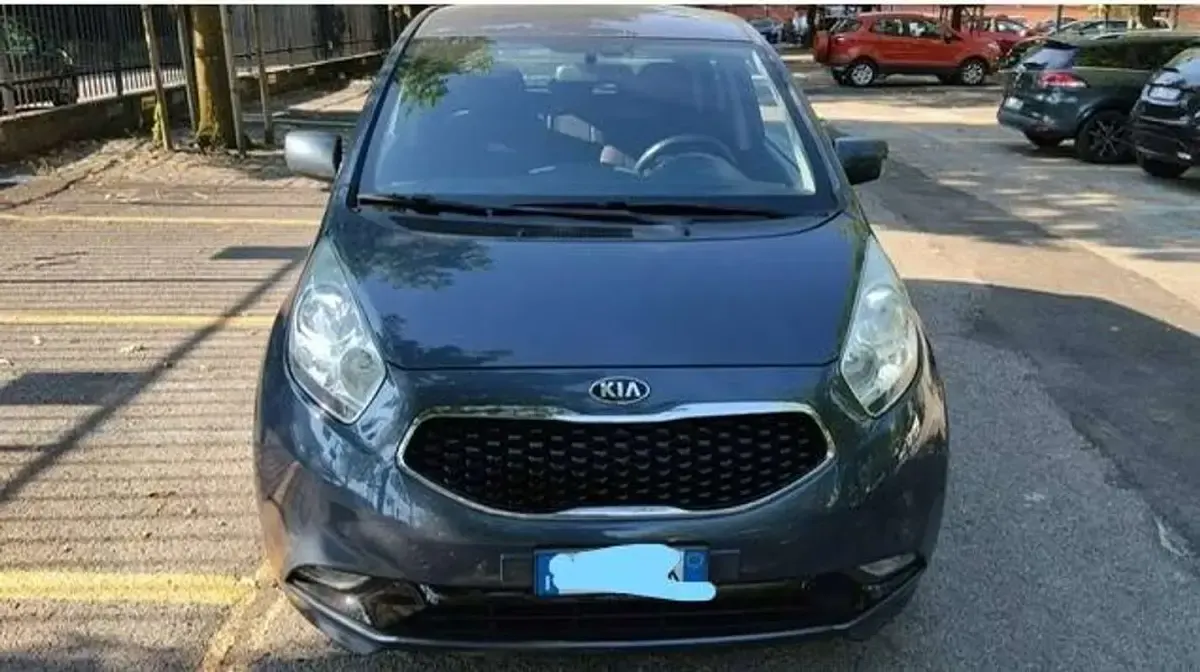 Usata Kia Venga Active 90 CV (66 kW) 2017 Grigio Utilitaria