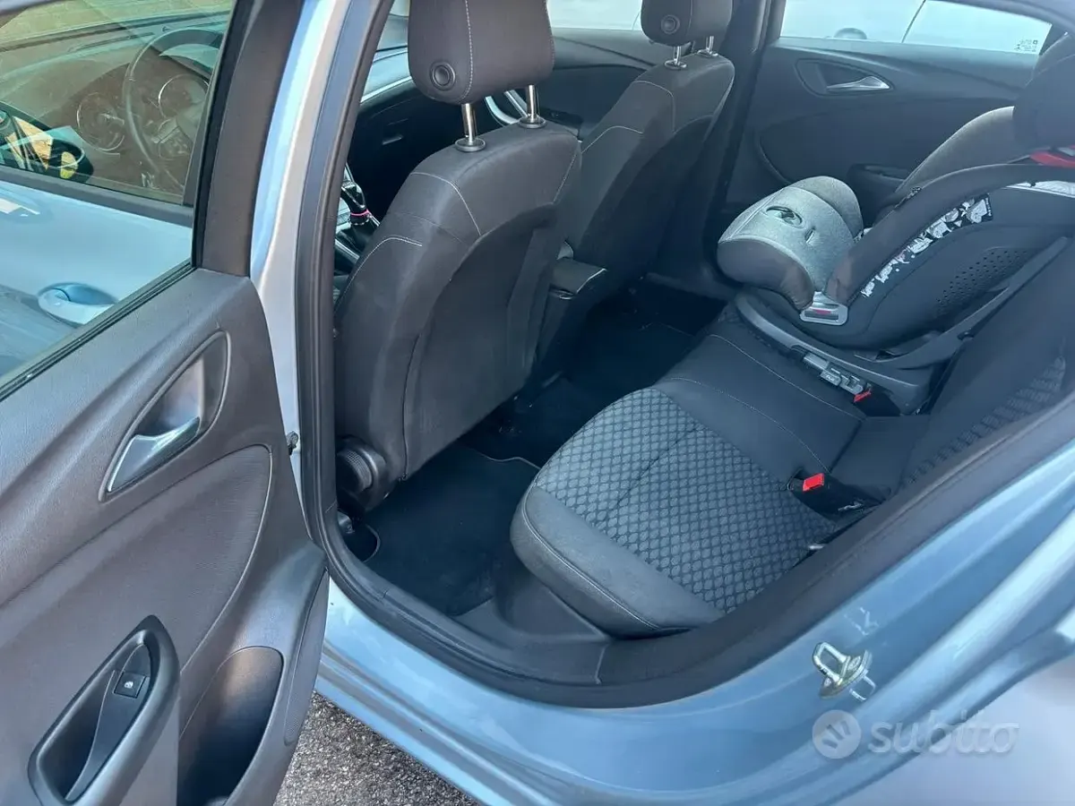 Usata Opel Astra 105 CV (77 kW) 2018 Bluazzurro Station wagon