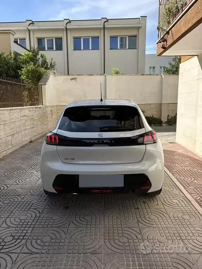 Usata Peugeot 208 101 CV (74 kW) 2020 Bianco Utilitaria