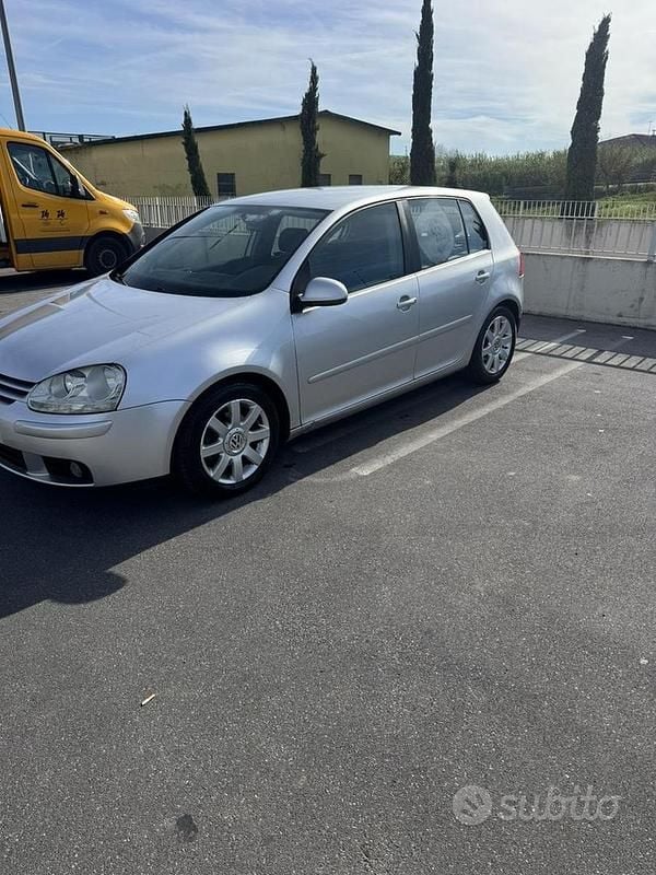 Usata VW Golf IV 140 CV (102 kW) 2005 Grigio Berlina