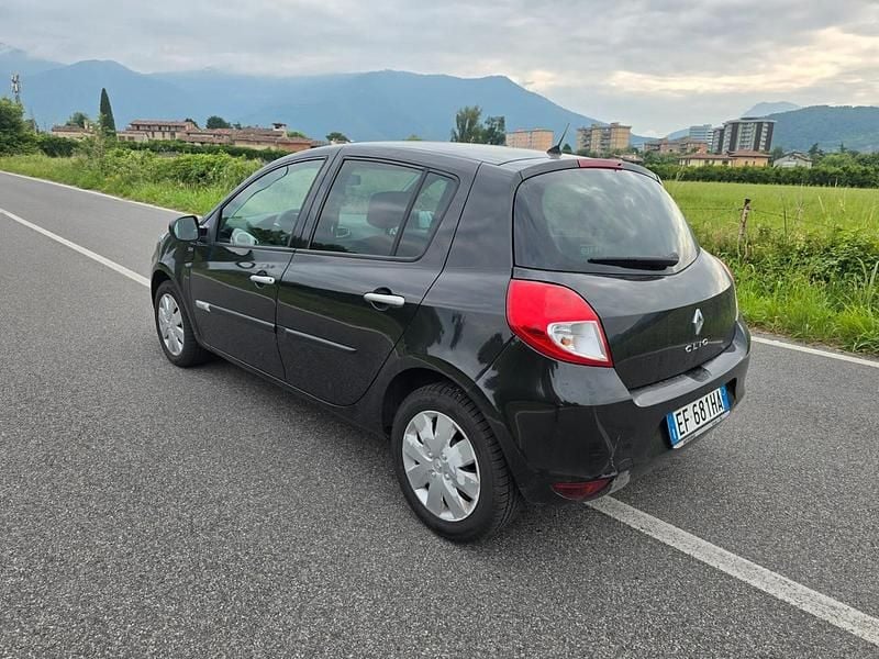 Usata Renault Clio IV 75 CV (55 kW) 2012 Nero Berlina