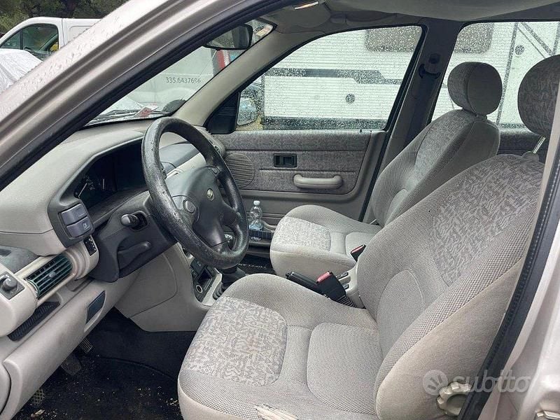 Usata Land Rover Freelander 111 CV (81 kW) 2001 Oro SUV