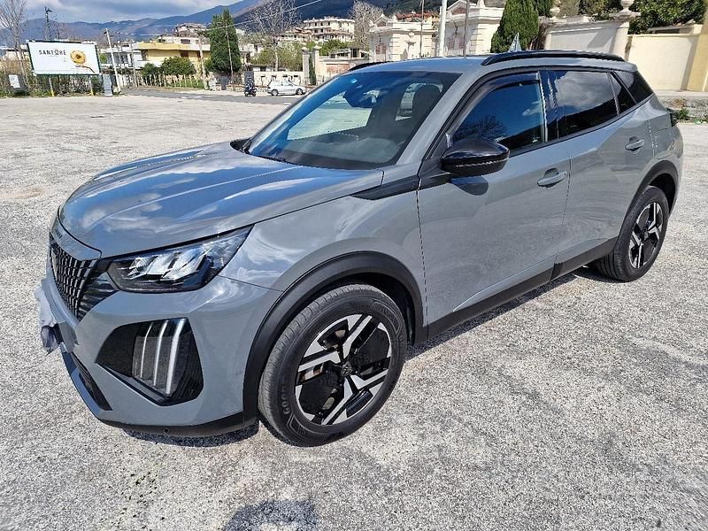 Usata Peugeot 2008 Allure 101 CV (74 kW) 2023 Grigio SUV