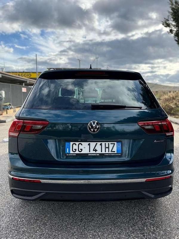 Usata VW Tiguan Life 150 CV (110 kW) 2021 Blu/azzurro SUV