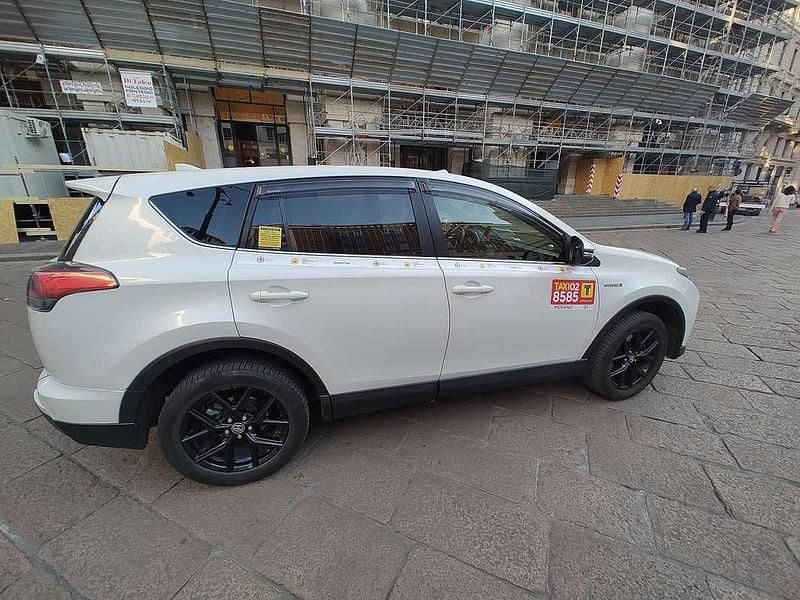 Usata Toyota RAV4 Hybrid Lounge 155 CV (114 kW) 2018 SUV