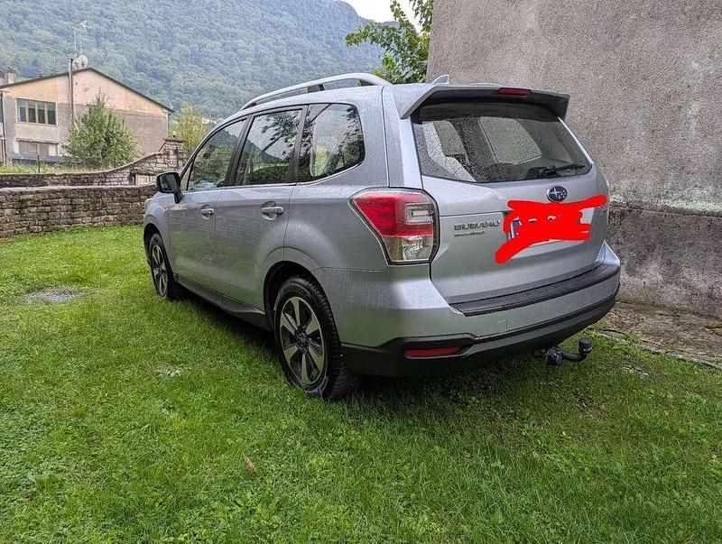 Usata Subaru Forester Style 147 CV (108 kW) 2016 Grigio SUV