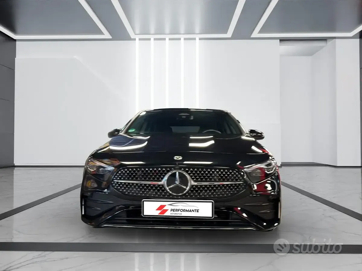 Usata Mercedes A180 AMG Line Premium 136 CV (100 kW) 2025 Nero Berlina