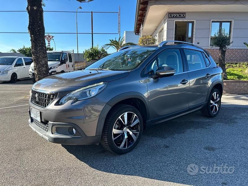 Grigio Usata 2016 Peugeot 2008 Allure SUV | 7900 € (Buon prezzo) - Immagine 1/4
