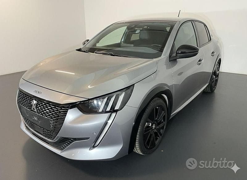 Usata Peugeot 208 GT 101 CV (74 kW) 2023 Grigio Utilitaria